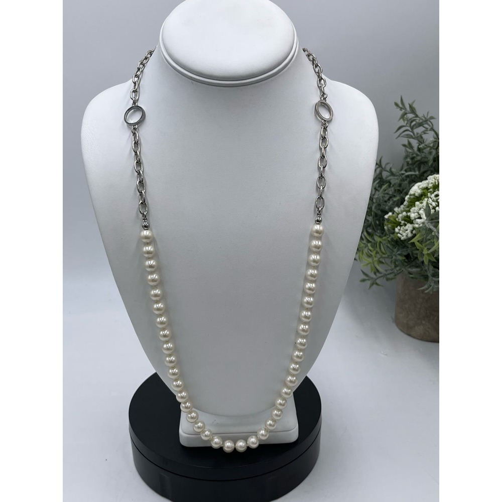 Mary Kay Vintage White Faux Pearl‎ Silver Tone Toggle Hand Knotted Necklace